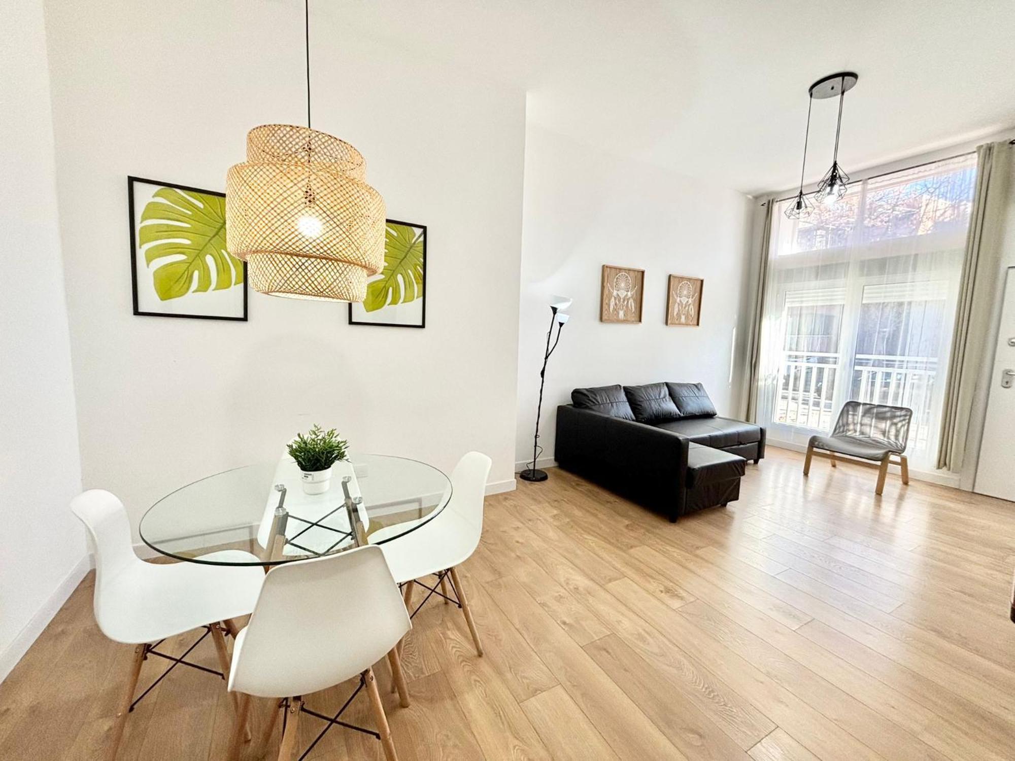 Aluche Aparment A Appartamento Madrid